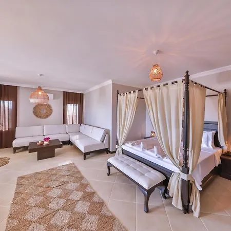 מלון Hill House Adult Only 4*